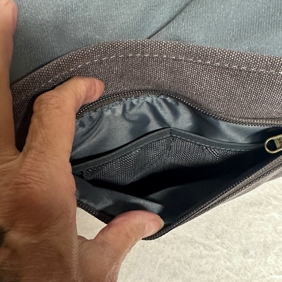 Bassmart Gray Messenger or accessories Bag - Picture 13 of 14